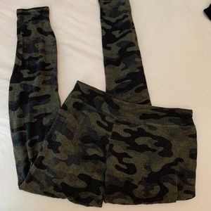 Sundry Camo Legging